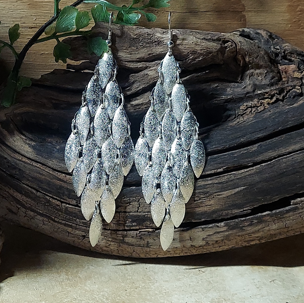 E1271 Lightweight Silvertone Textured Chandelier Earrings